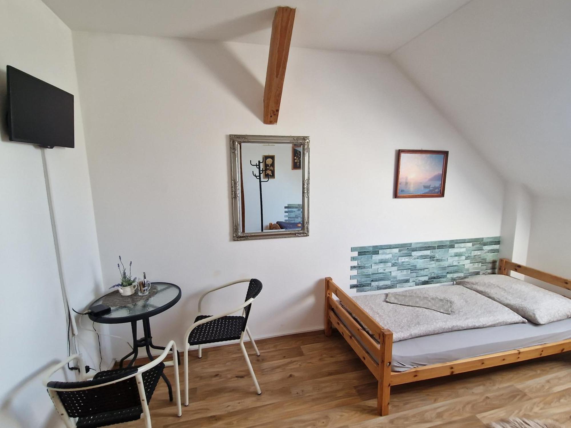 Farm Stay Nh Stables Nyrany المظهر الخارجي الصورة