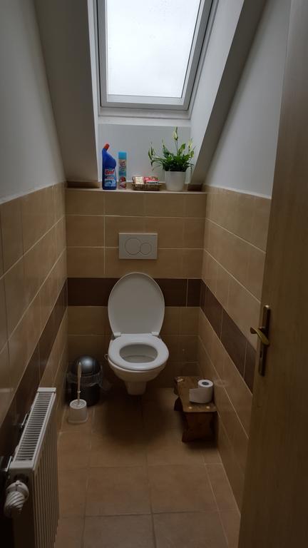 Farm Stay Nh Stables Nyrany المظهر الخارجي الصورة
