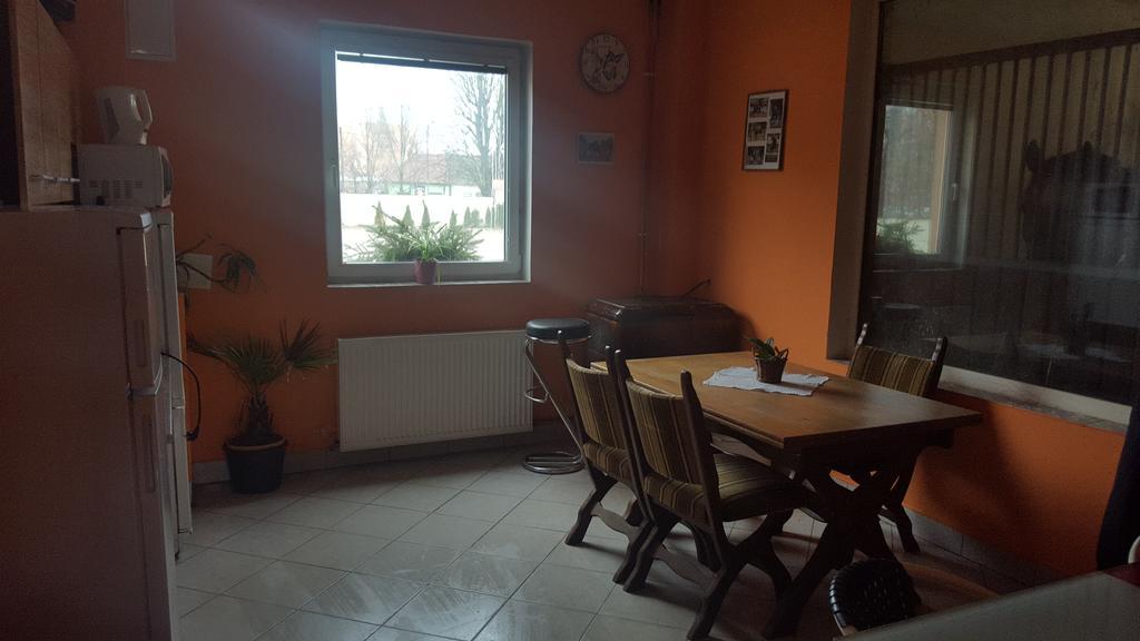 Farm Stay Nh Stables Nyrany المظهر الخارجي الصورة